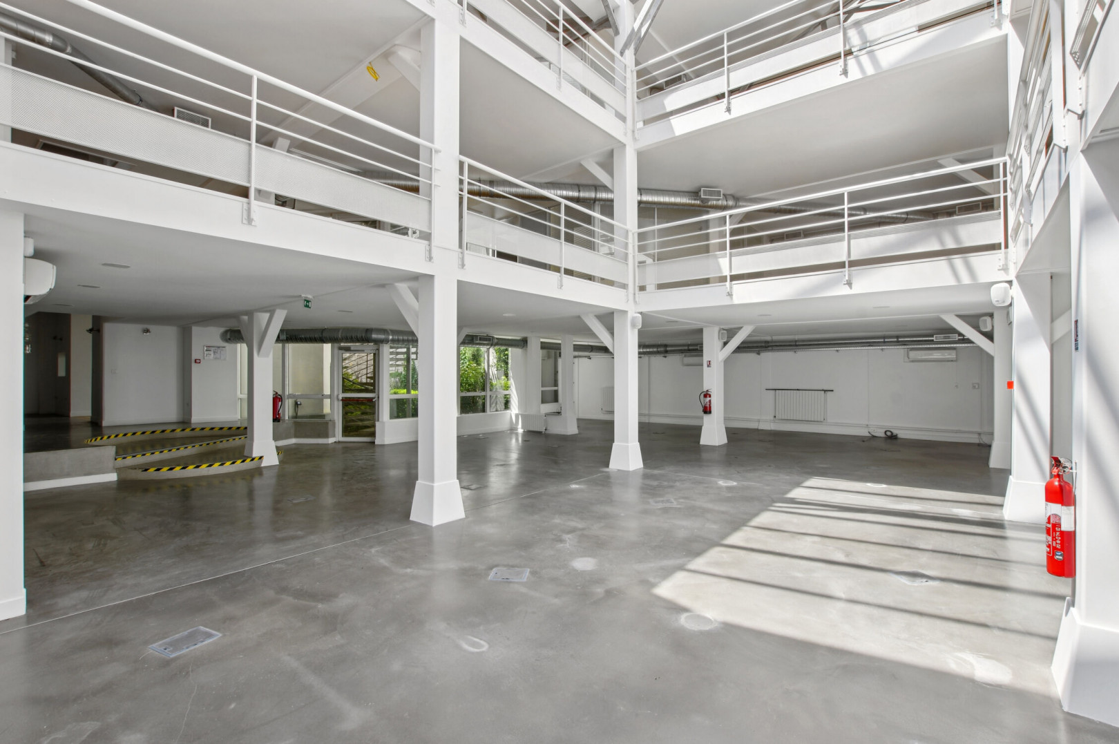 
                                                Location
                                                 Location Bureaux Paris 75018