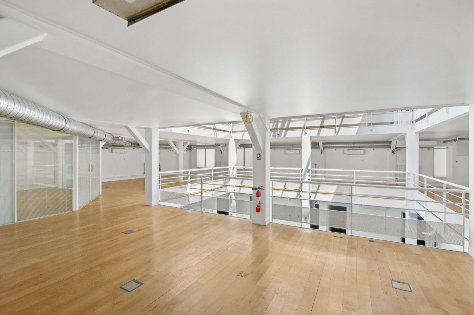 
                                                Location
                                                 Location Bureaux Paris 75018