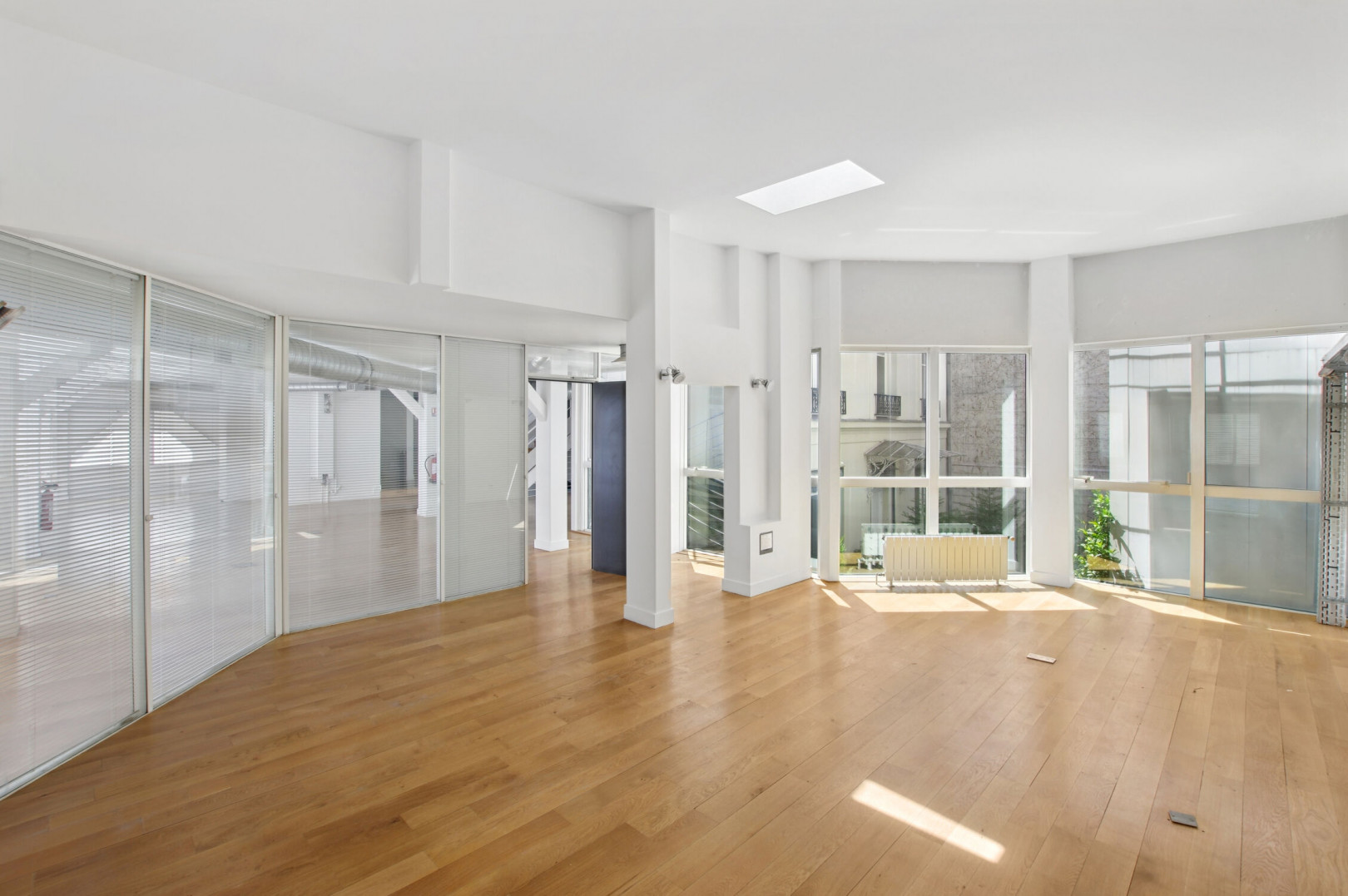 
                                                Location
                                                 Location Bureaux Paris 75018