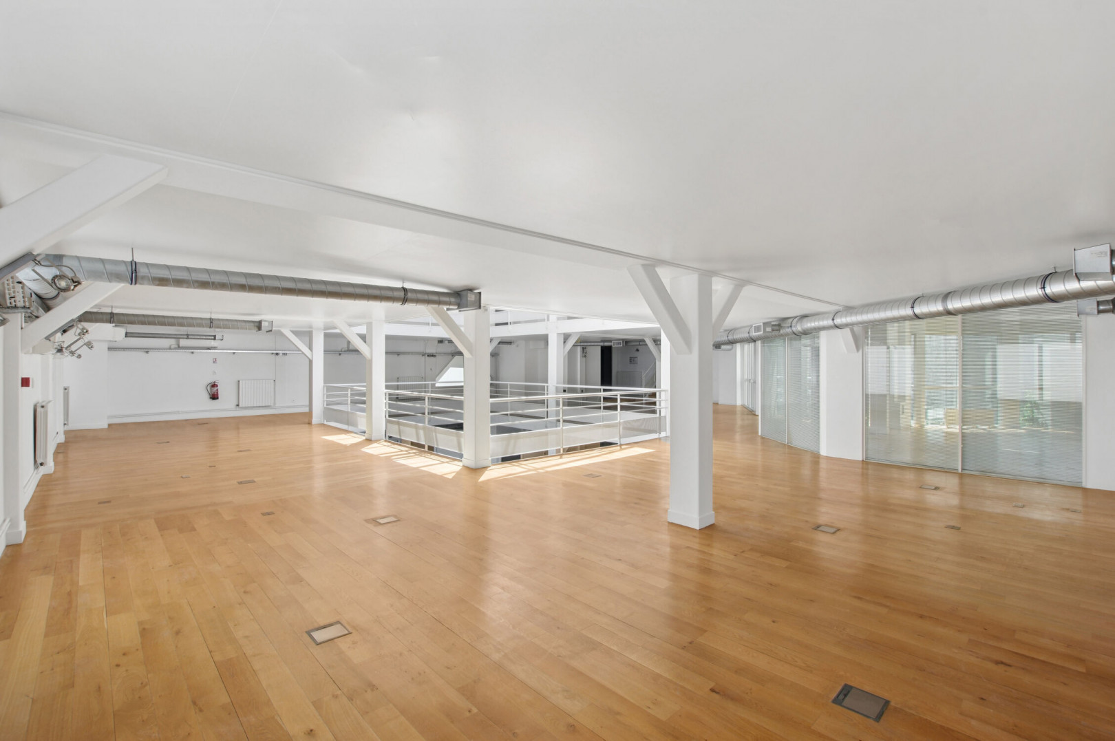 
                                                Location
                                                 Location Bureaux Paris 75018