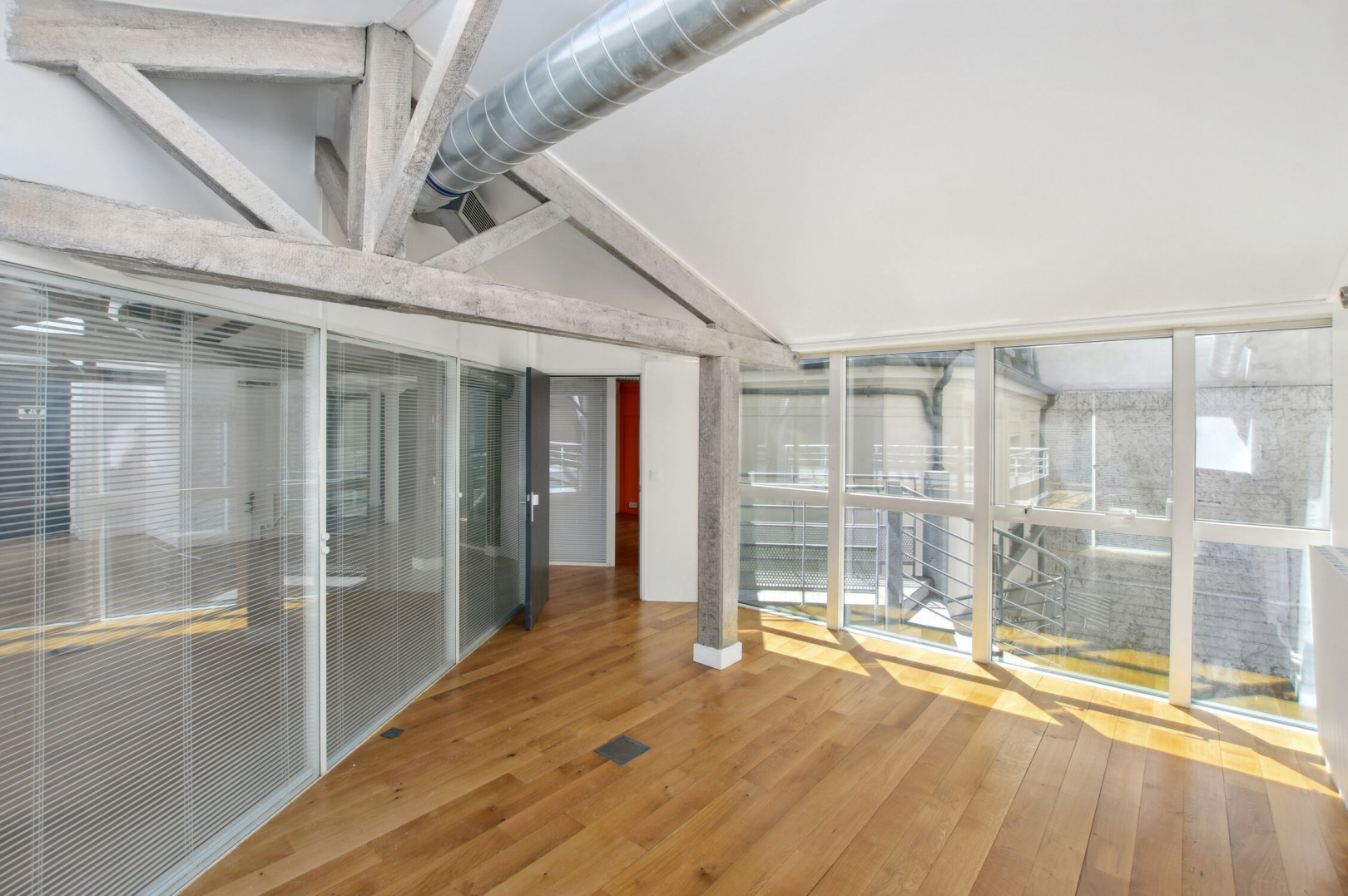 
                                                Location
                                                 Location Bureaux Paris 75018
