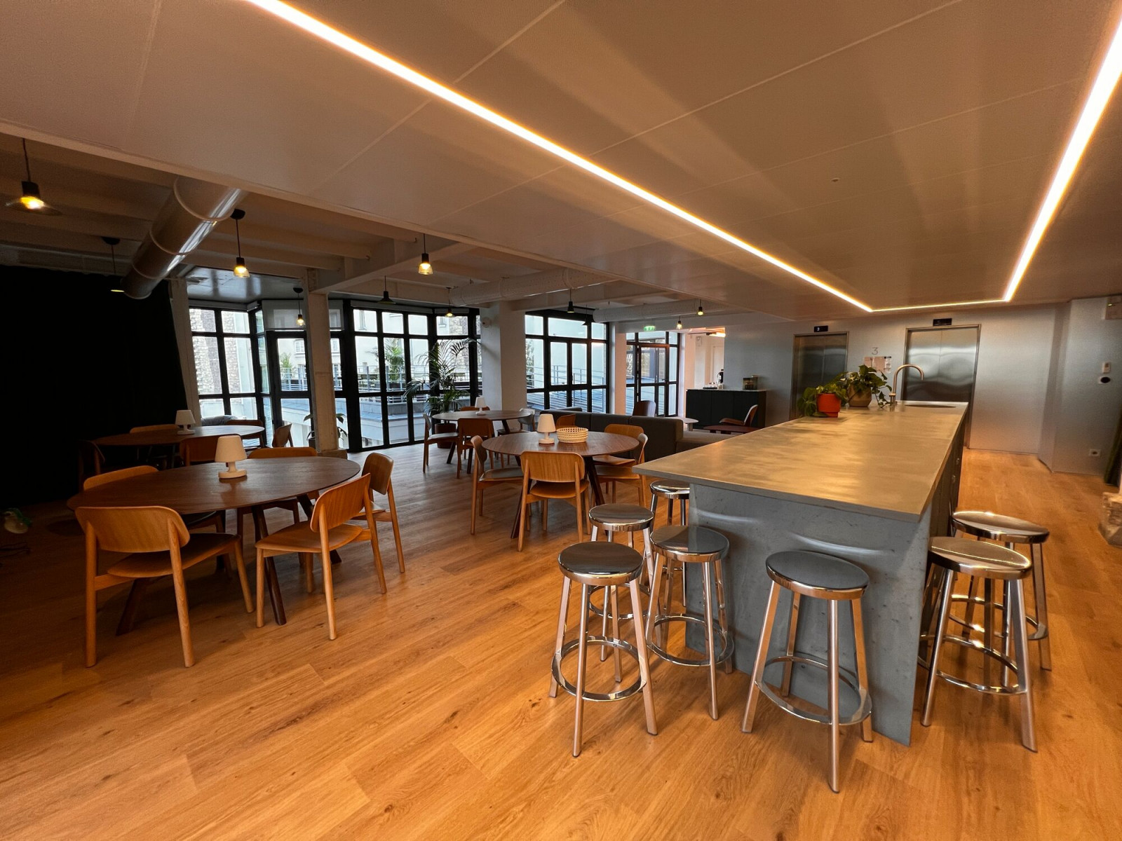 
                                                Location
                                                 Location Bureaux Paris 75018