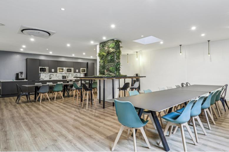 
                                                Location
                                                 Location Bureaux Paris 75018