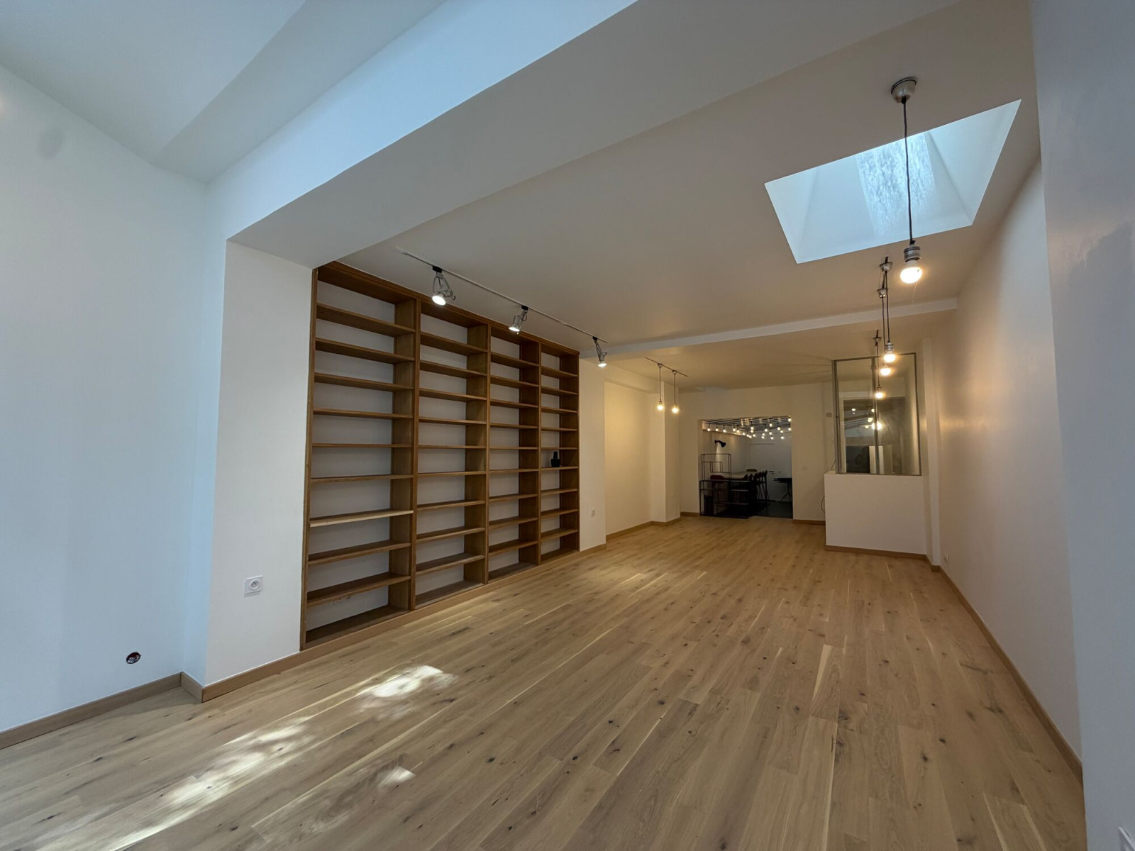
                                                Location
                                                 Location Bureaux Paris 75018