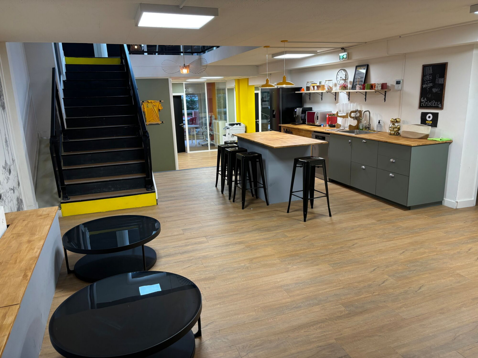 
                                                Location
                                                 Location Bureaux Paris 75019