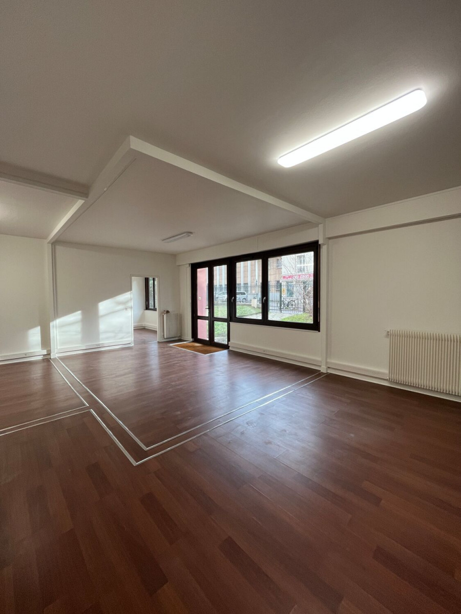
                                                Location
                                                 Location Bureaux Paris 75020
