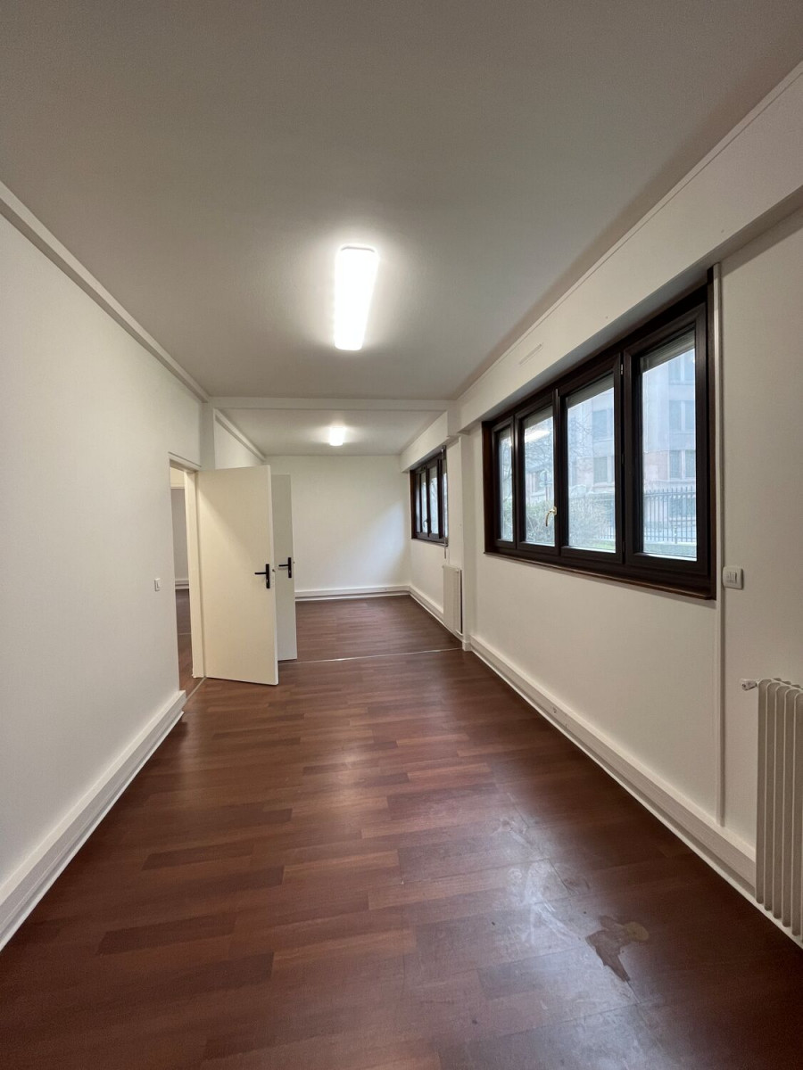 
                                                Location
                                                 Location Bureaux Paris 75020