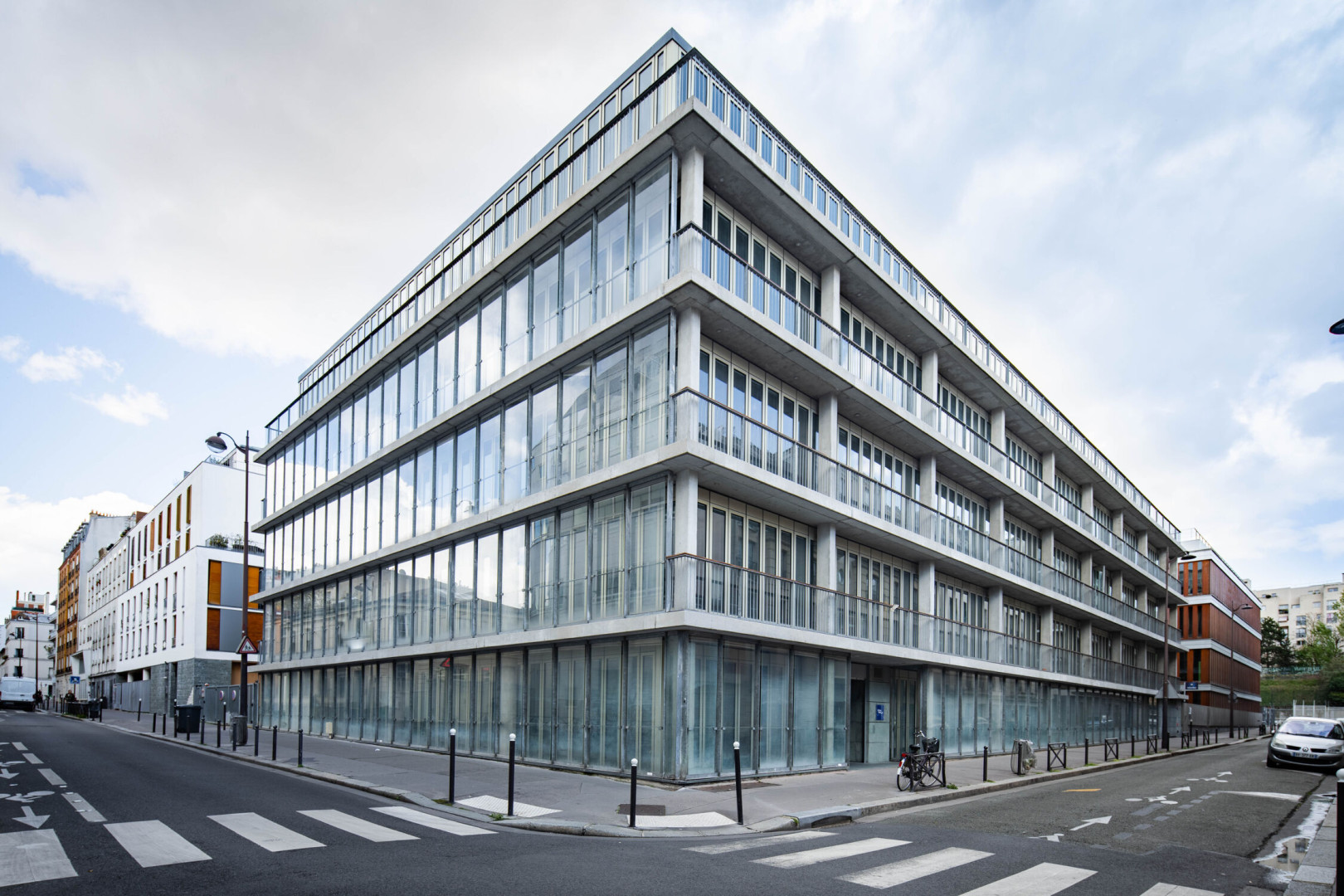 
                                                Location
                                                 Location Bureaux Paris 75020