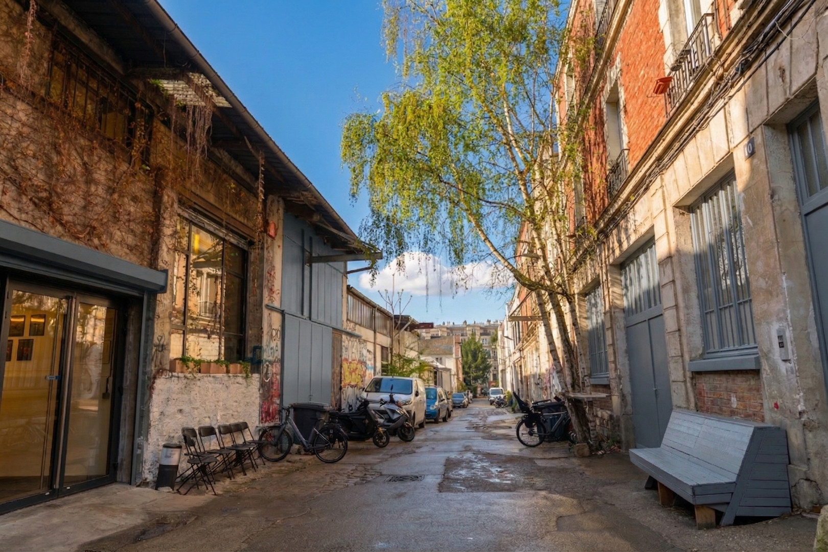 
                                                Location
                                                 Location Bureaux Paris 75020