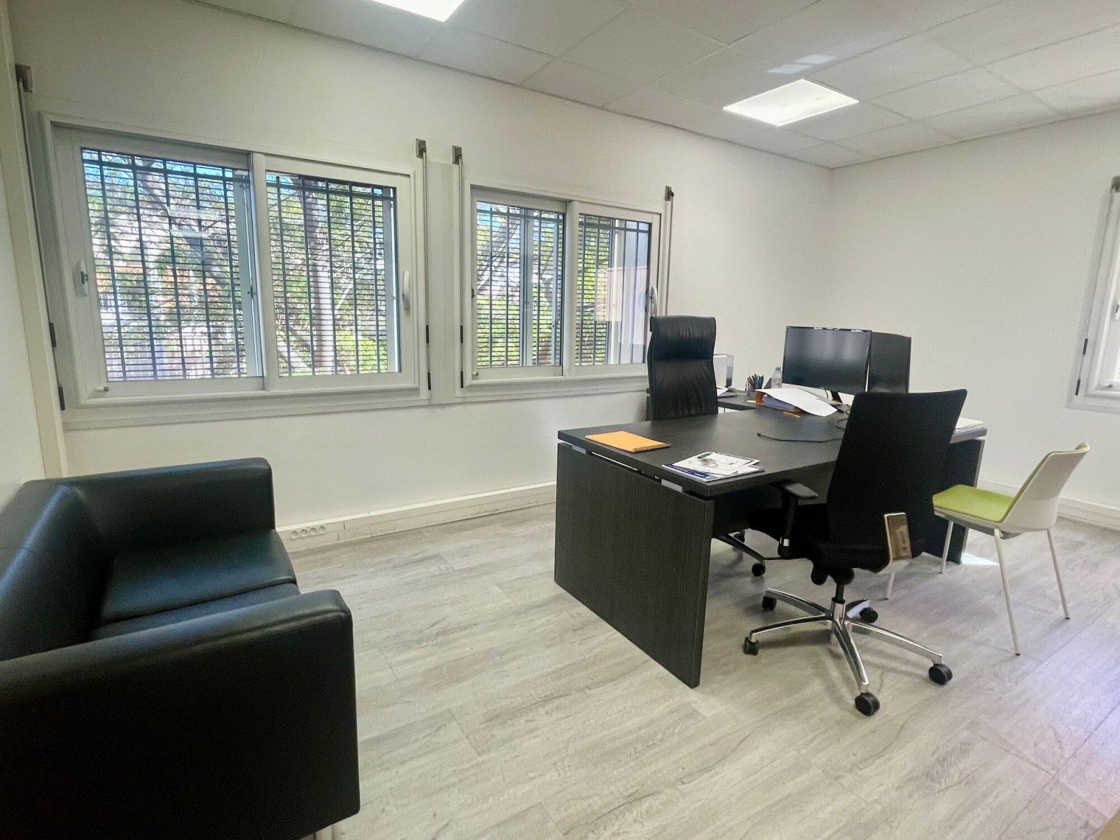 
                                                Location
                                                 Location Bureaux Vitrolles 13127