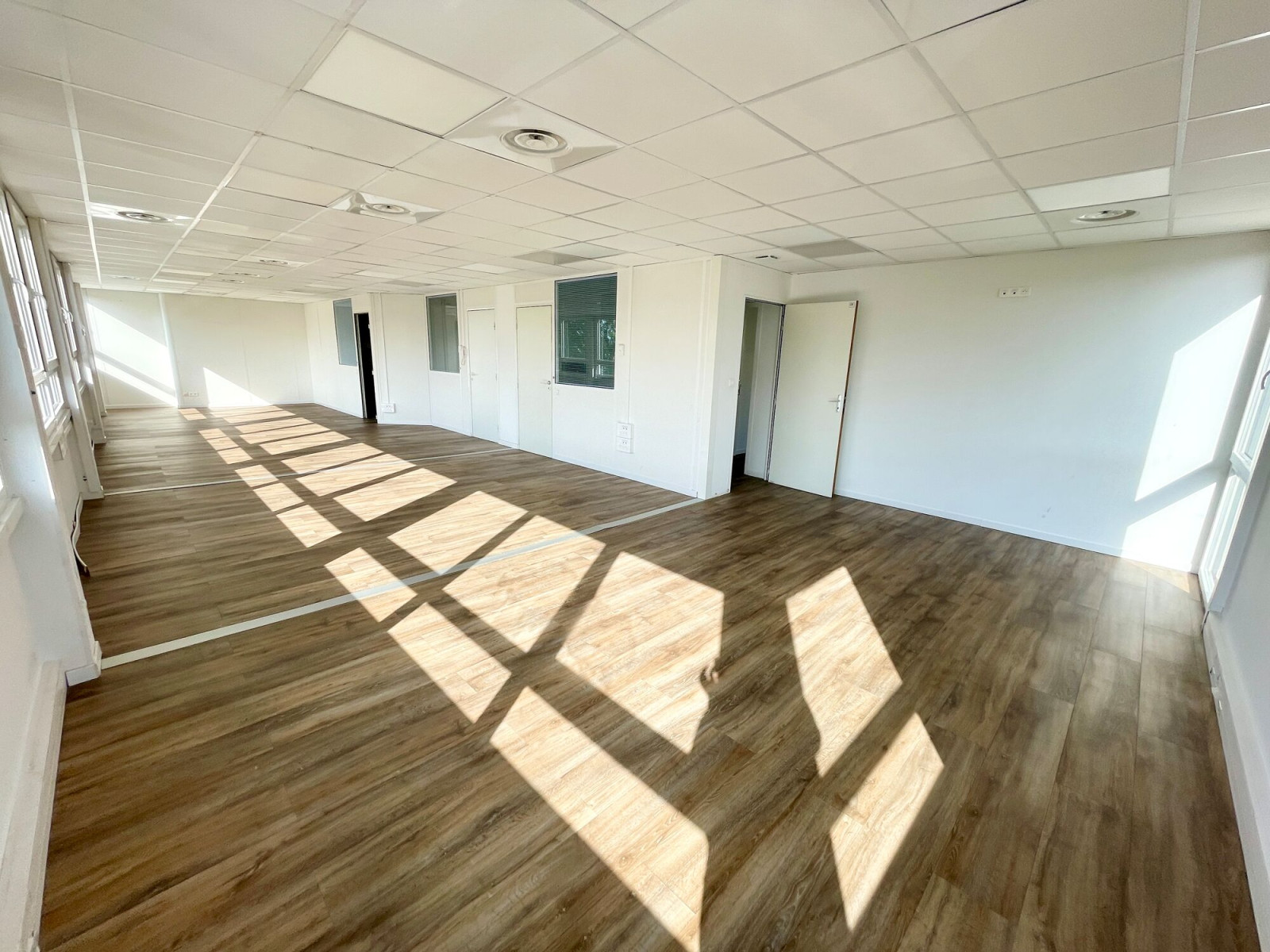 
                                                Location
                                                 Location Bureaux Vitrolles 13127