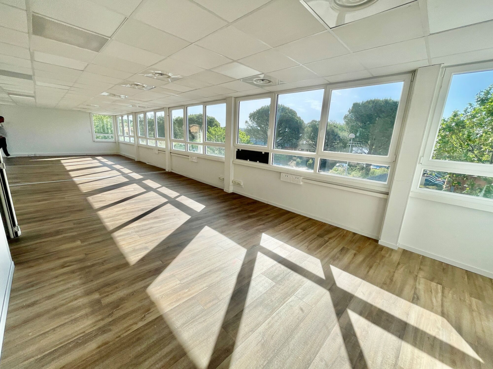 
                                                Location
                                                 Location Bureaux Vitrolles 13127