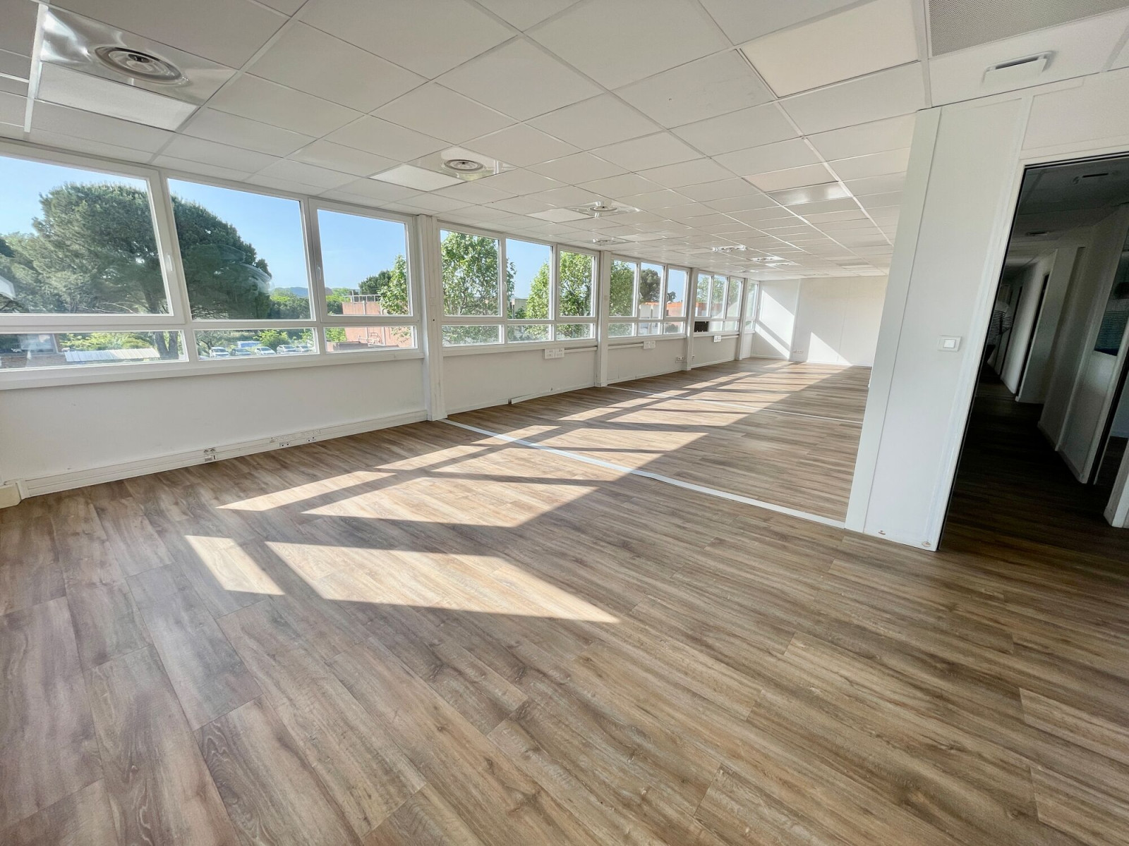 
                                                Location
                                                 Location Bureaux Vitrolles 13127