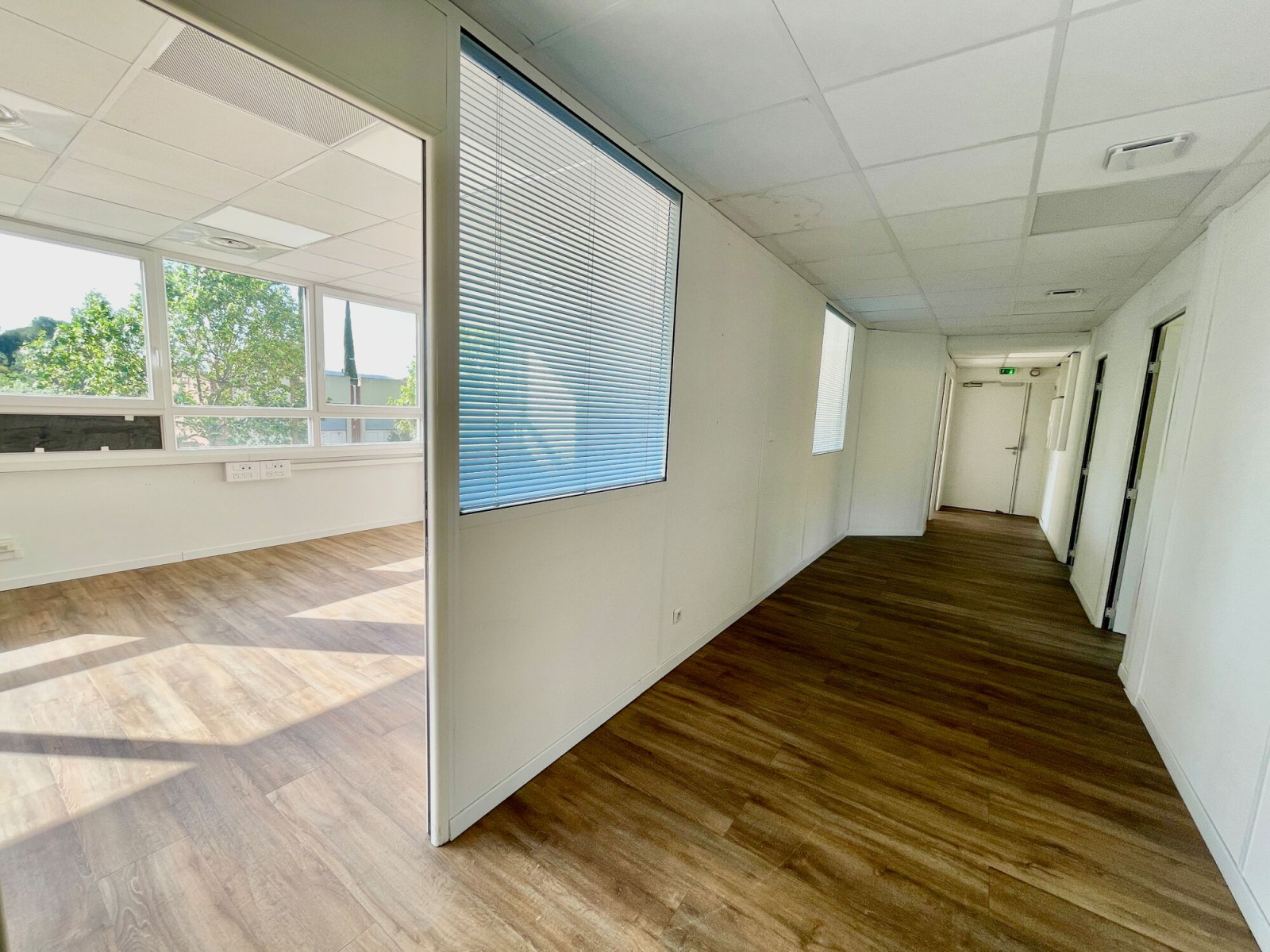 
                                                Location
                                                 Location Bureaux Vitrolles 13127