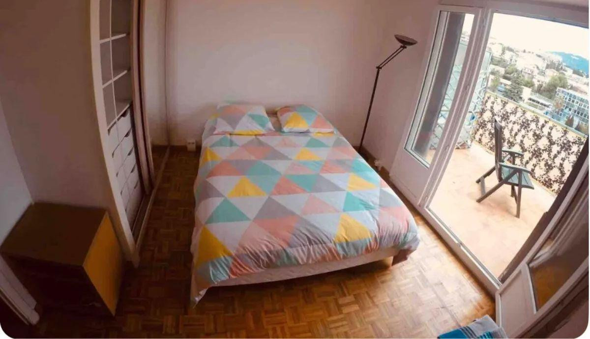 
                                                Colocation
                                                 Location chambre en colocation Février à Juin