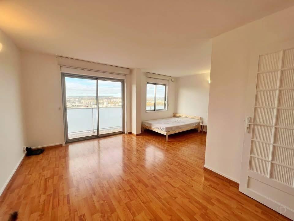 
                                                Colocation
                                                 Location Chambre Meublée – Colocation – TVM – RER