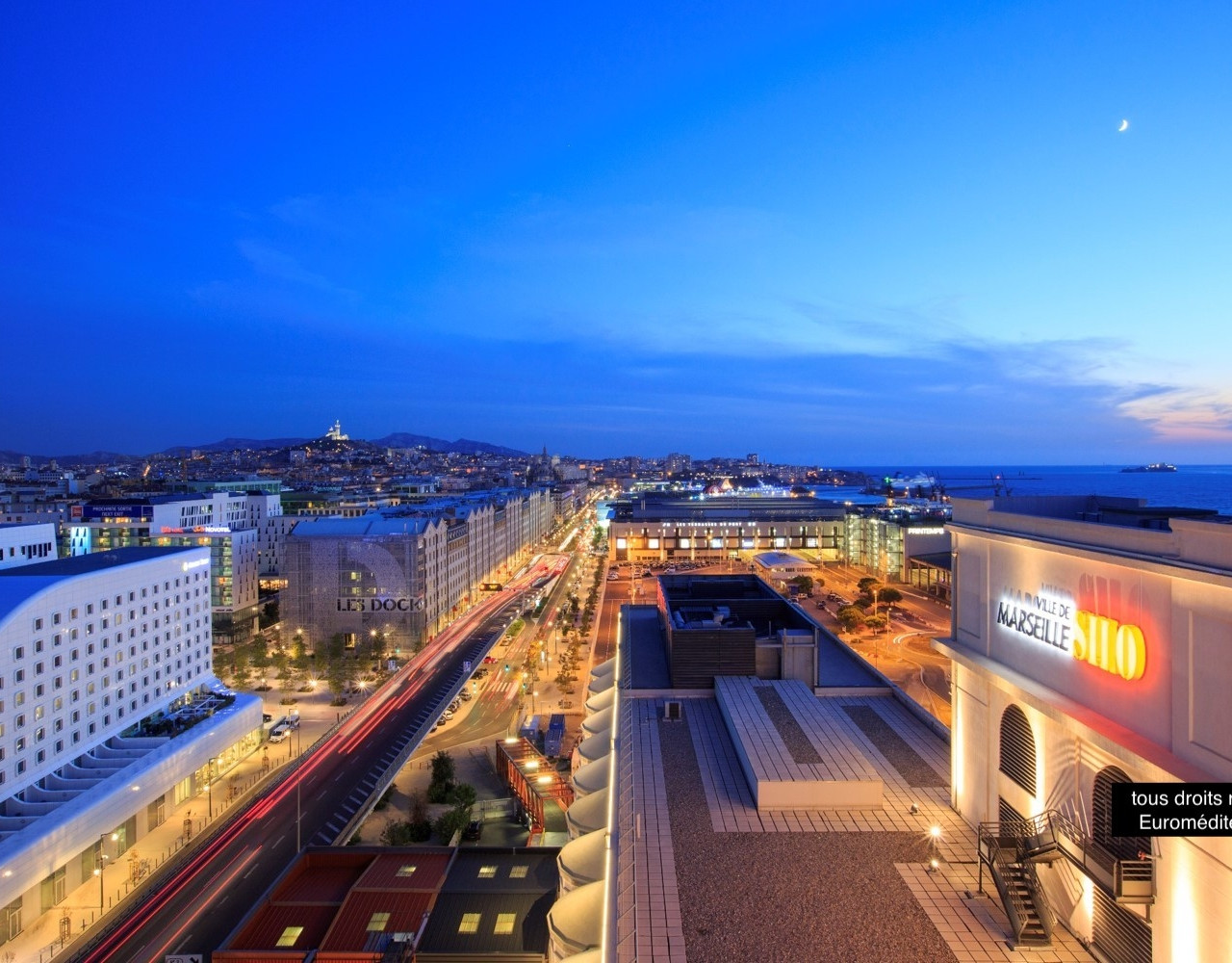 
                                                Location
                                                 Location de bureaux de coworking de 800 m², Quartier Central des Affaires Euroméditerranée à Marseil