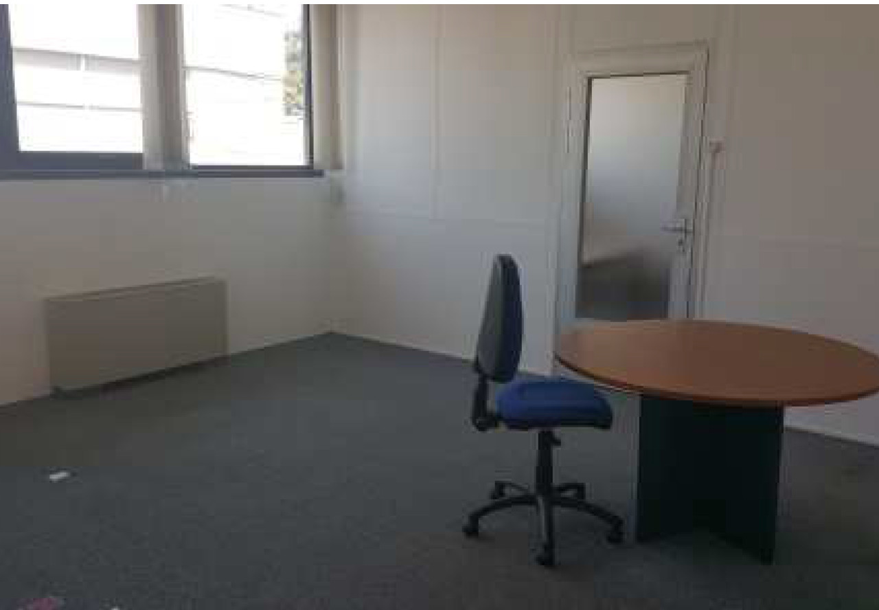
                                                Location
                                                 Location de bureaux divisibles d'une surface de 350 m² proche d'Auxerre