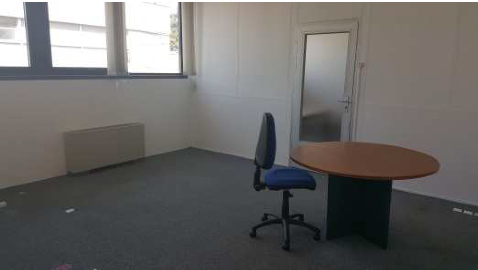
                                                Location
                                                 Location de bureaux divisibles d'une surface de 350 m² proche d'Auxerre