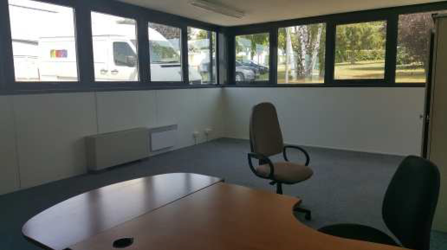 
                                                Location
                                                 Location de bureaux divisibles d'une surface de 350 m² proche d'Auxerre