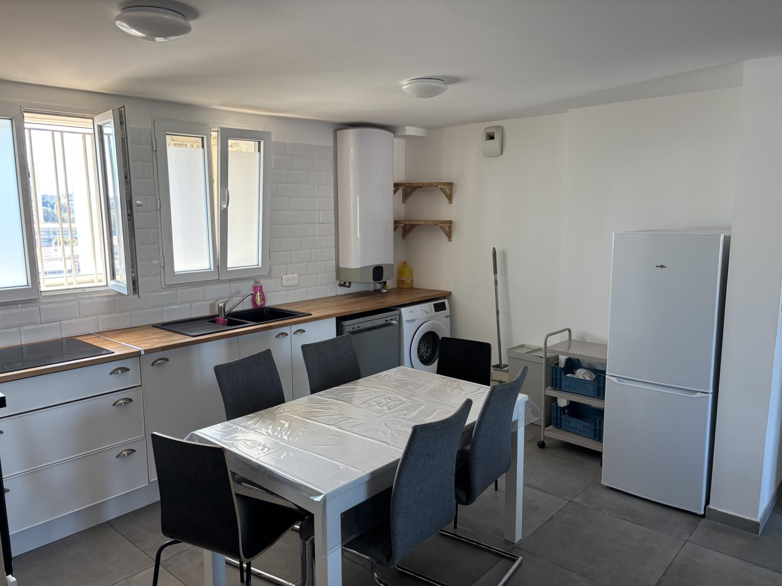 
                                                Colocation
                                                 Location de chambre, étudiante.