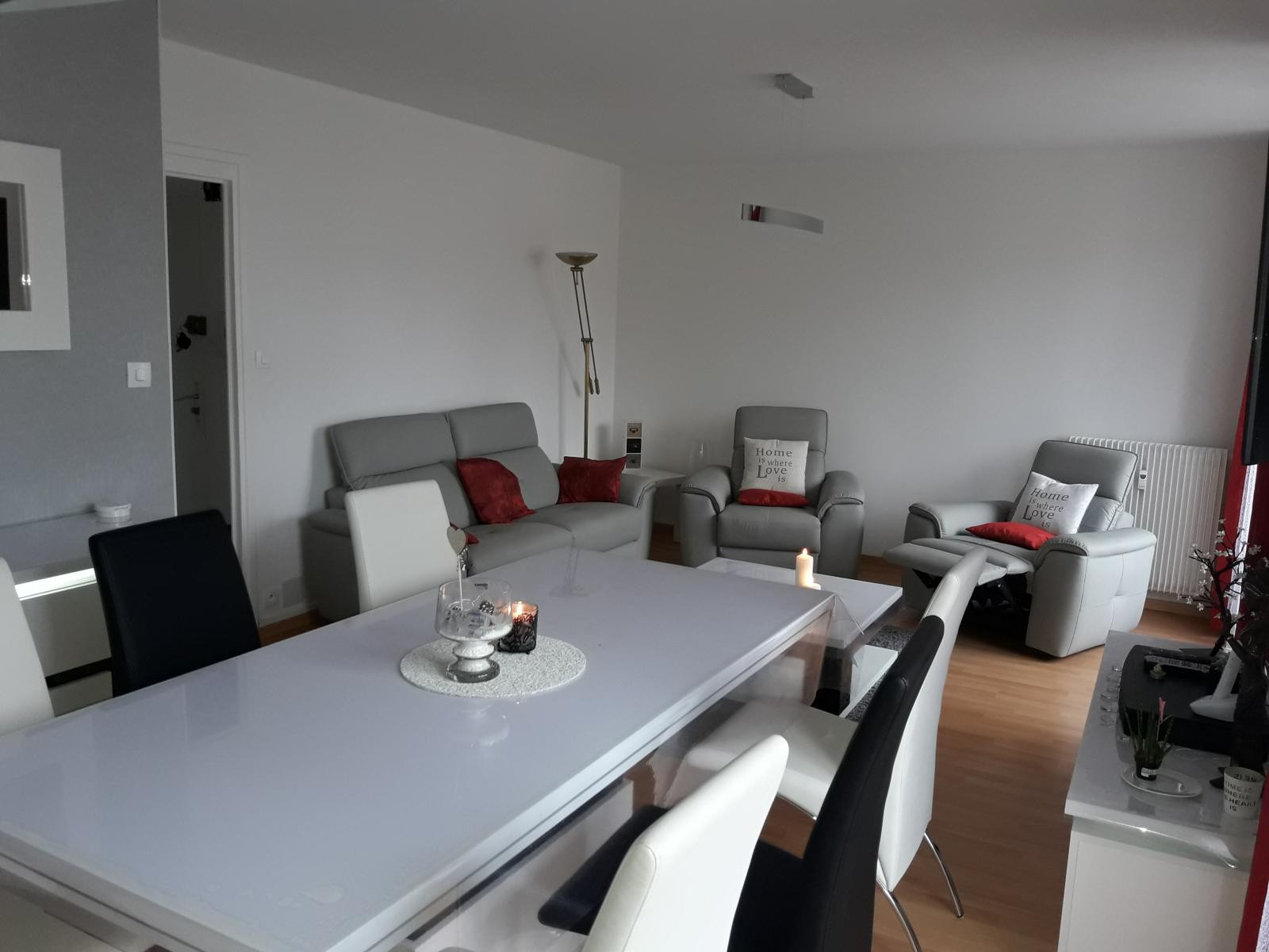
                                                Colocation
                                                 Location d'un chambre meublée  parc de 33 hectares