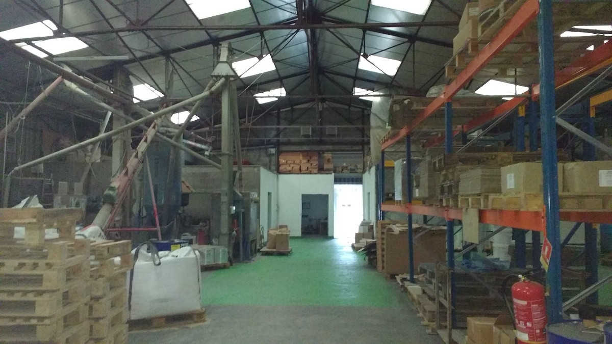 
                                                Location
                                                 Location d'un entrepôt de 1 000 m² proche d'Auxerre