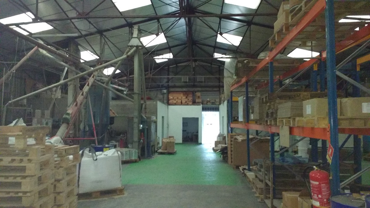 
                                                Location
                                                 Location d'un entrepôt de 1 000 m² proche d'Auxerre
