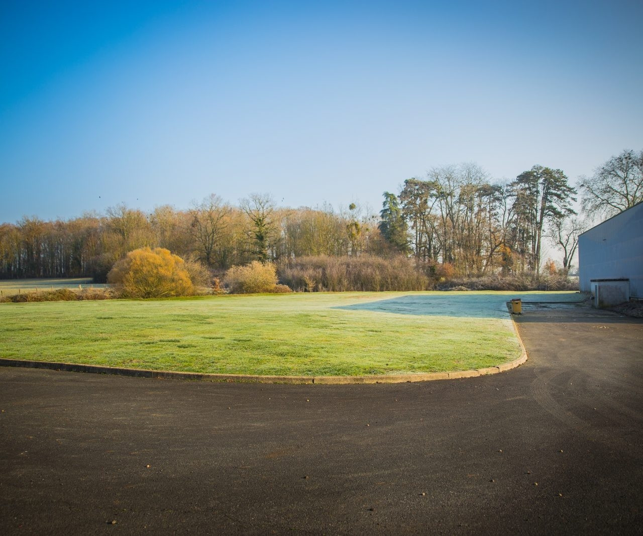 
                                                Location
                                                 Location d'un entrepôt d'une surface de 3 000 m² proche de Bourges