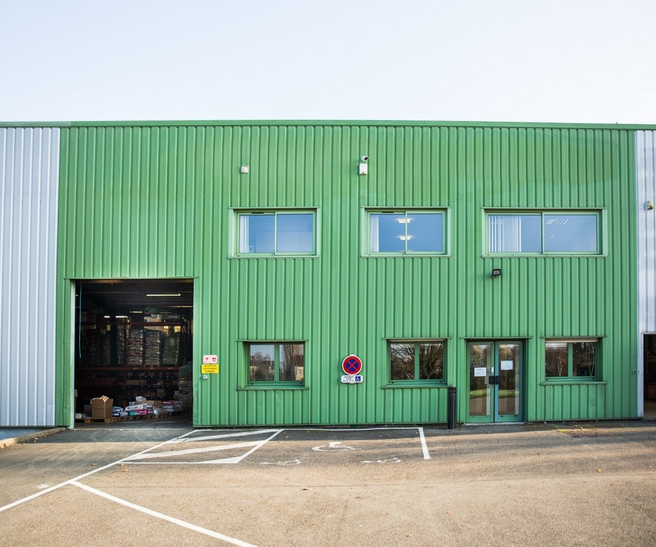 
                                                Location
                                                 Location d'un entrepôt d'une surface de 3 000 m² proche de Bourges