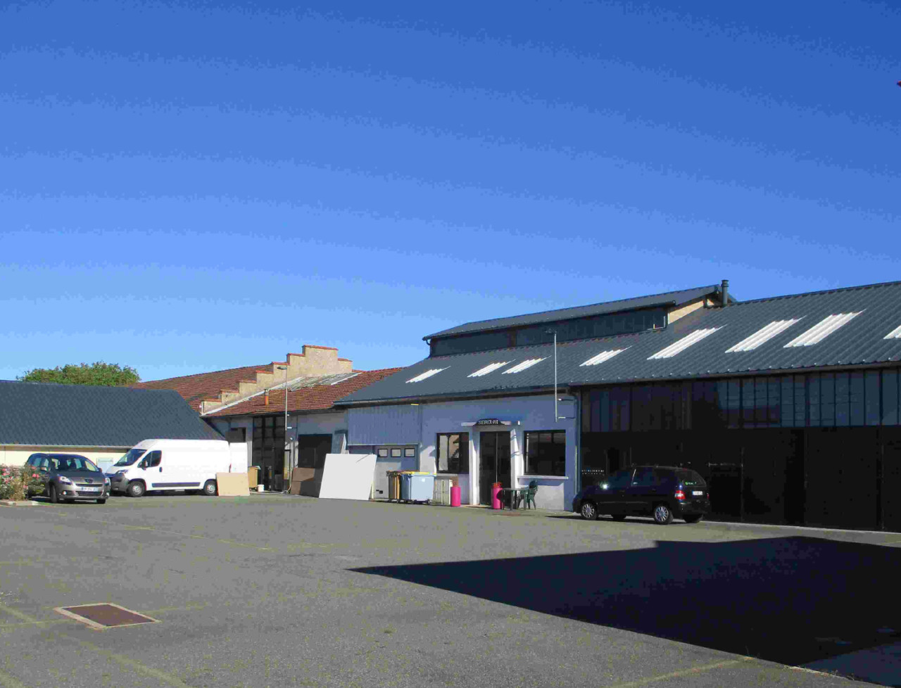 
                                                Location
                                                 Location d'un local d'activité d'une surface de 650 m² à Nièvre