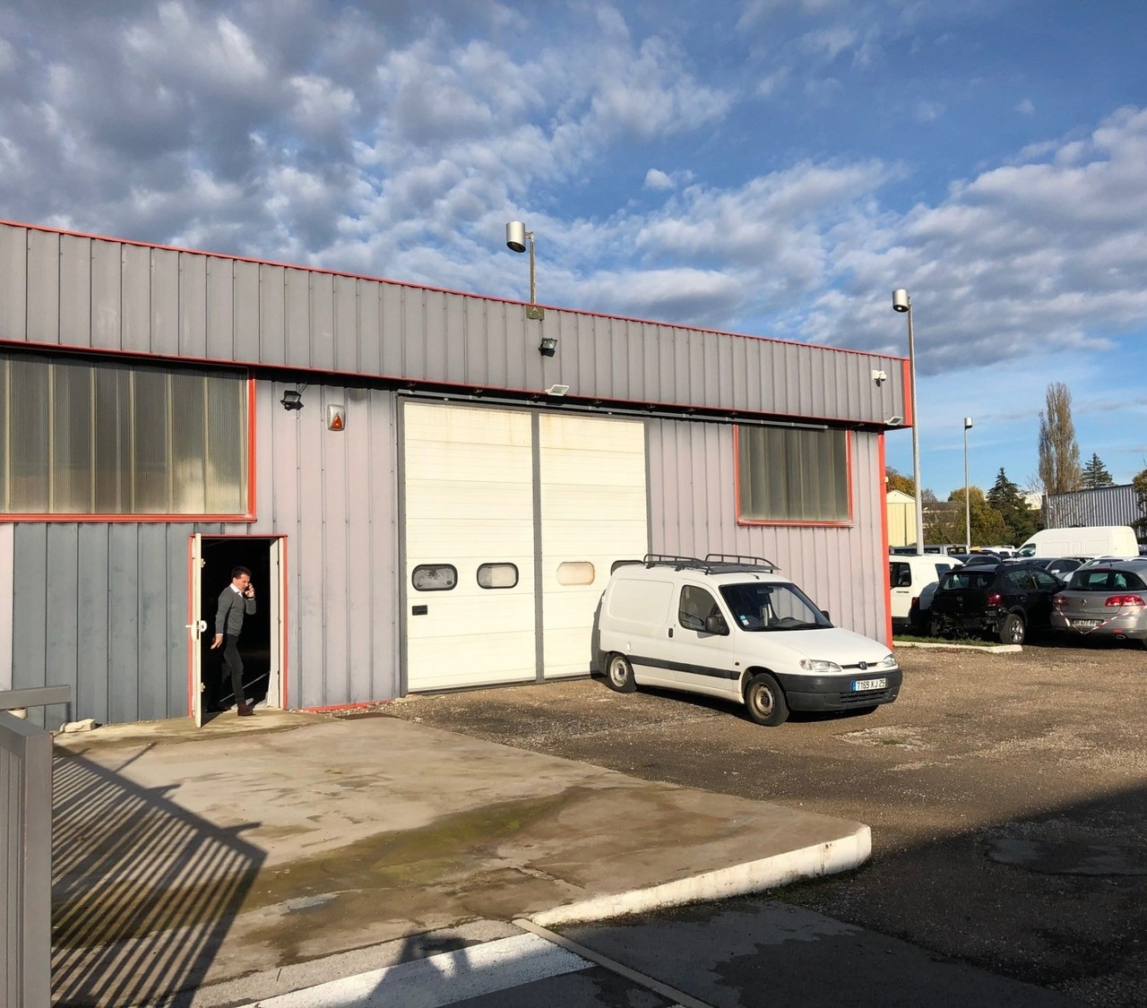 
                                                Location
                                                 Location d'un local d'activités d'une surface de 210 m² à Besançon