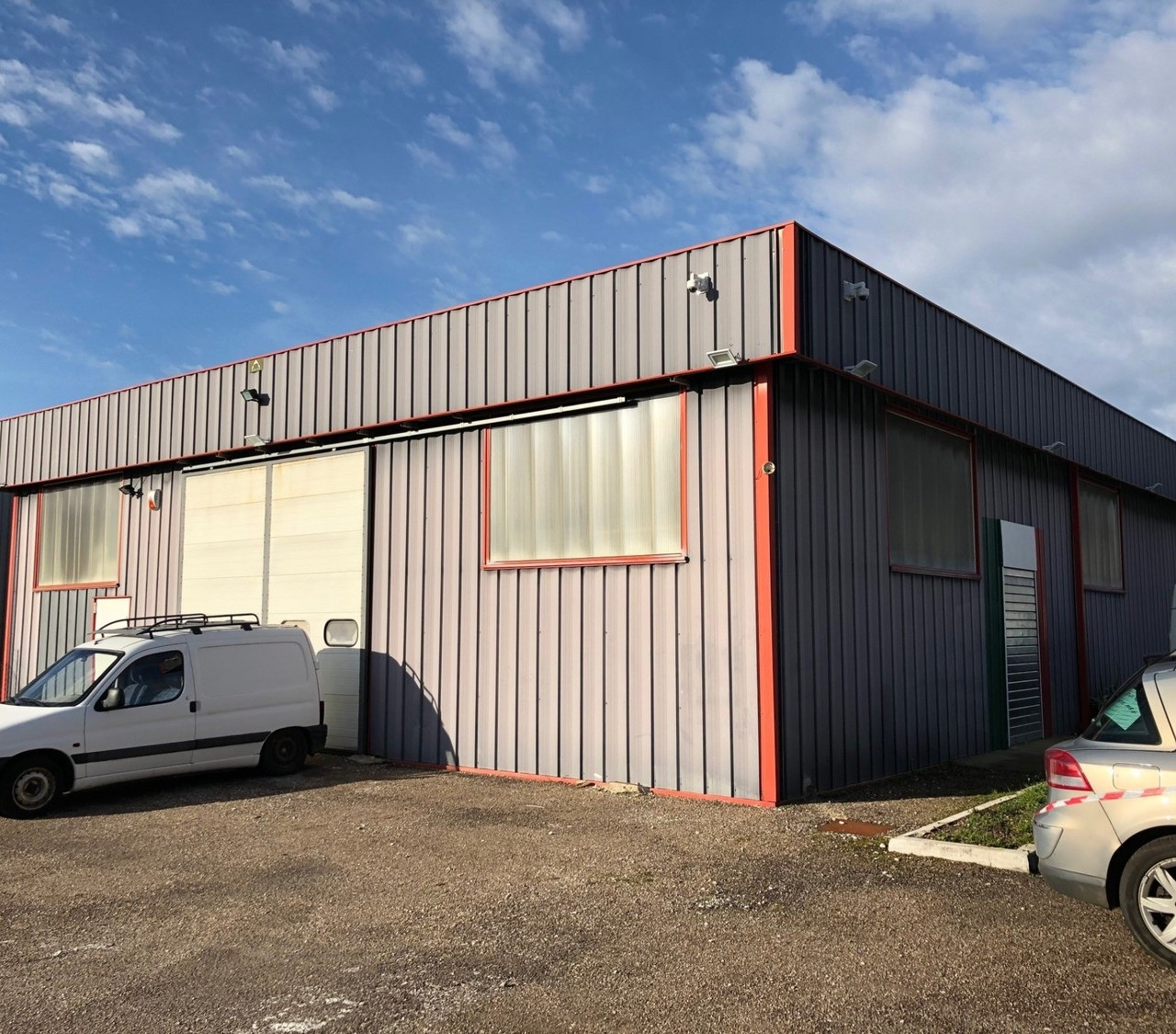 
                                                Location
                                                 Location d'un local d'activités d'une surface de 210 m² à Besançon