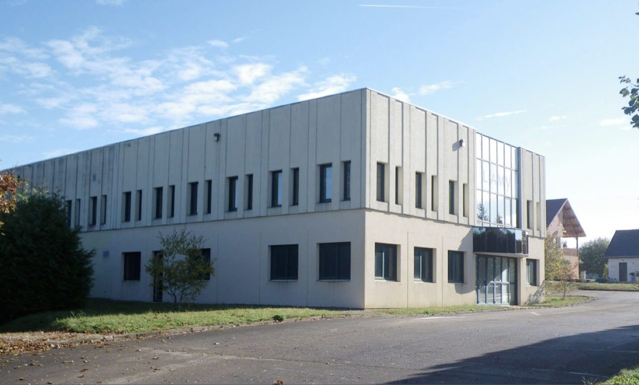 
                                                Location
                                                 Location d'un local d'activités d'une surface de 980 m² proche de Genève
