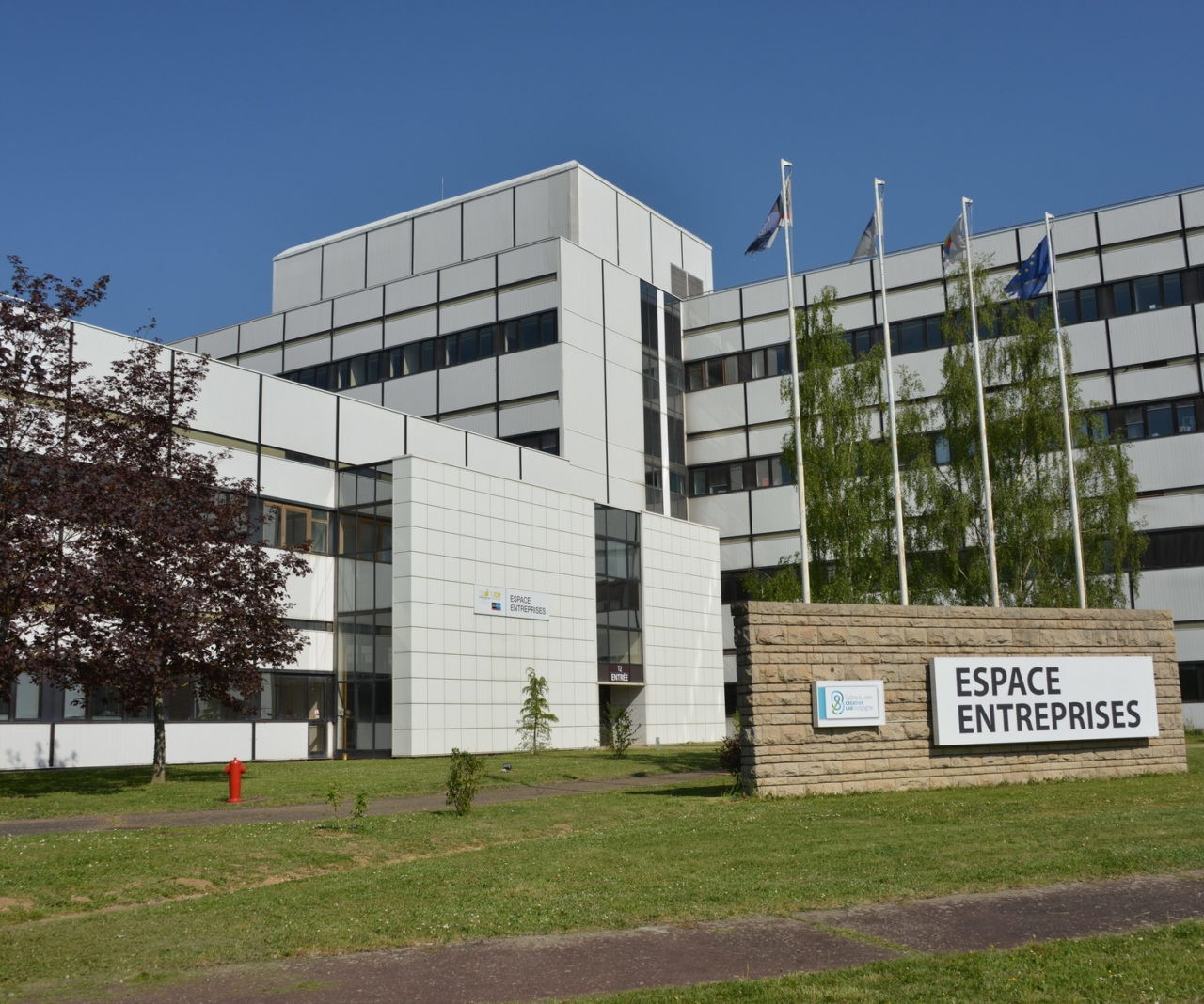 
                                                Location
                                                 Location d'un local industriel de 5 700 m² à Chalon-sur-Saône