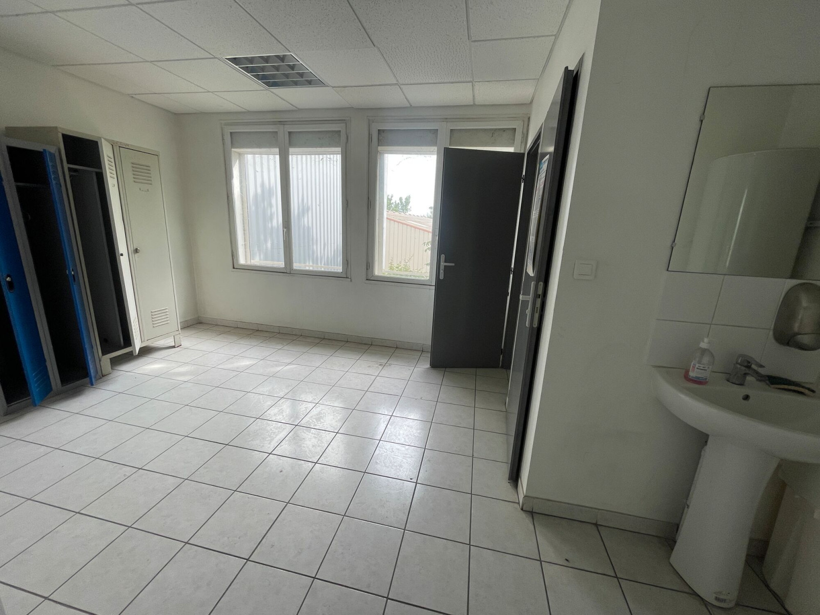 
                                                Location
                                                 Location Entrepôts / Locaux d’activités Bouc-Bel-Air 13320