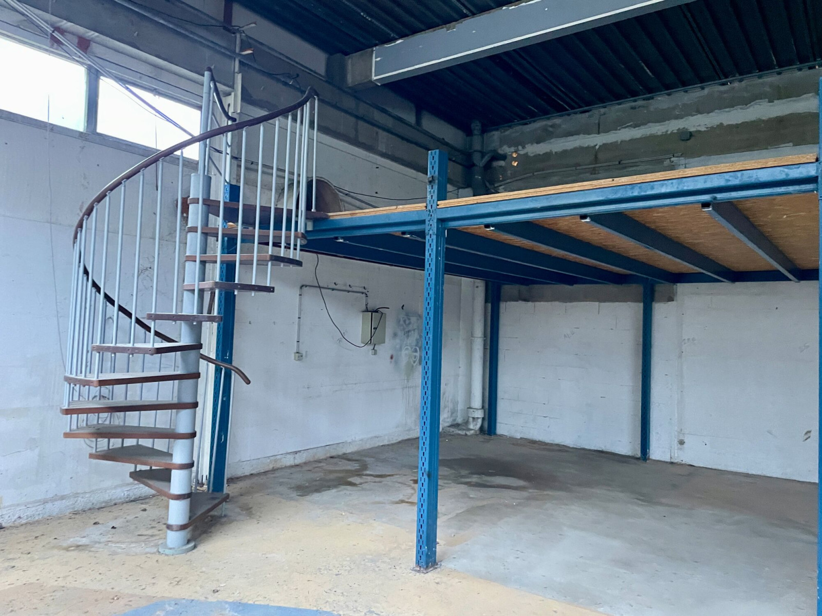 
                                                Location
                                                 Location Entrepôts / Locaux d’activités Gémenos 13420