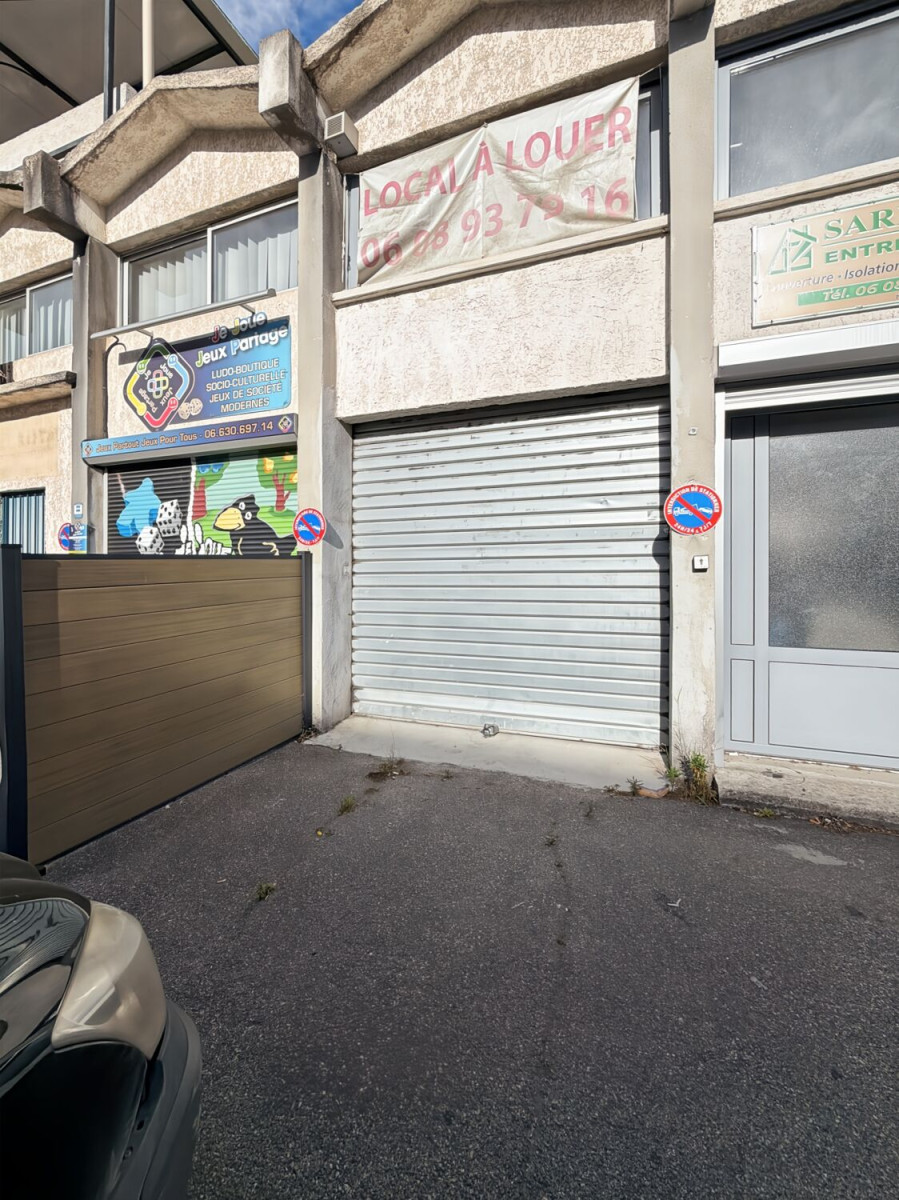 
                                                Location
                                                 Location Entrepôts / Locaux d’activités La Penne-sur-Huveaune 13821