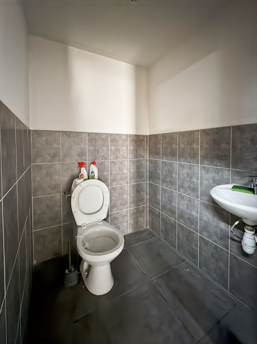 
                                                Location
                                                 Location Entrepôts / Locaux d’activités La Penne-sur-Huveaune 13821