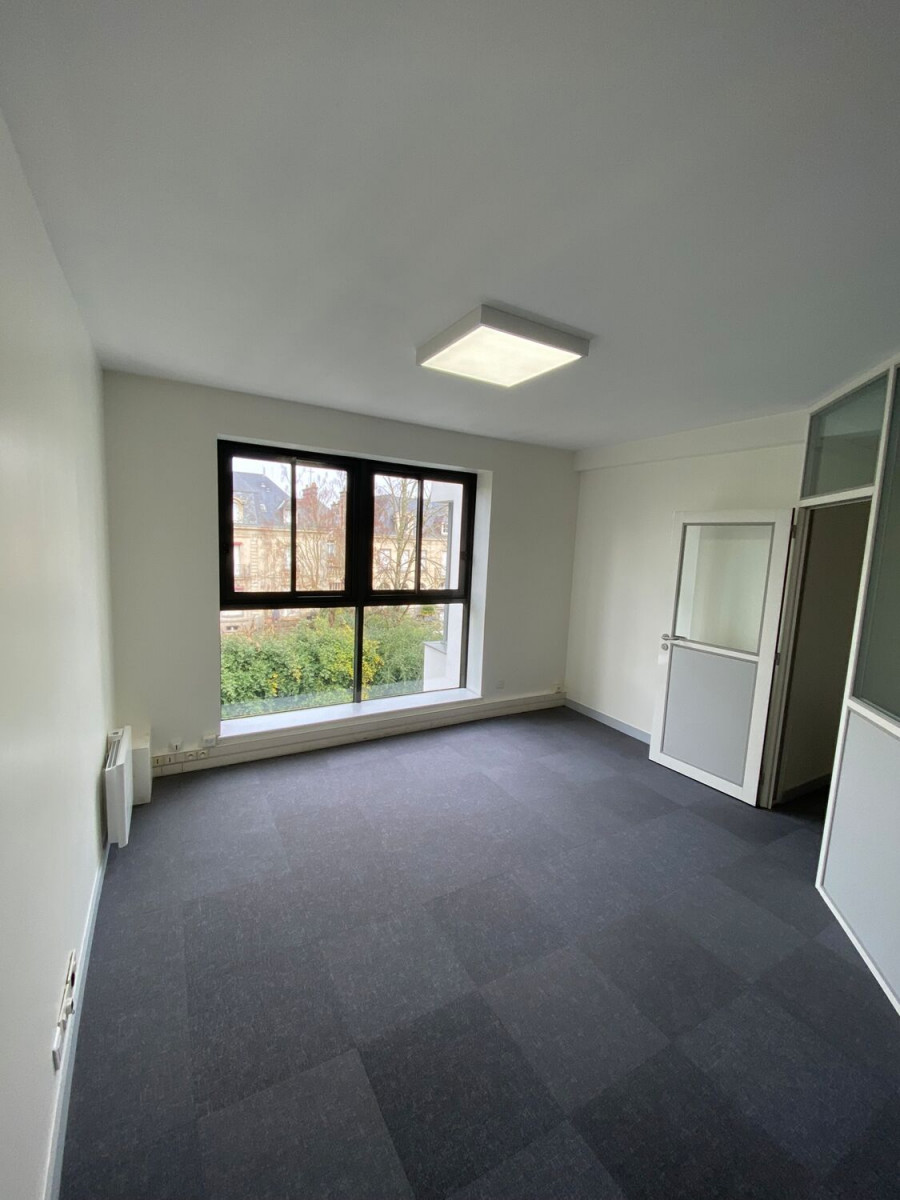 
                                                Location
                                                 Location et vente Bureaux Nantes 44000