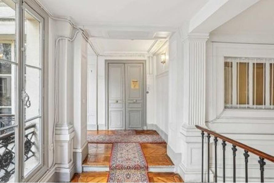 
                                                Location
                                                 Location et vente Bureaux Paris 75003