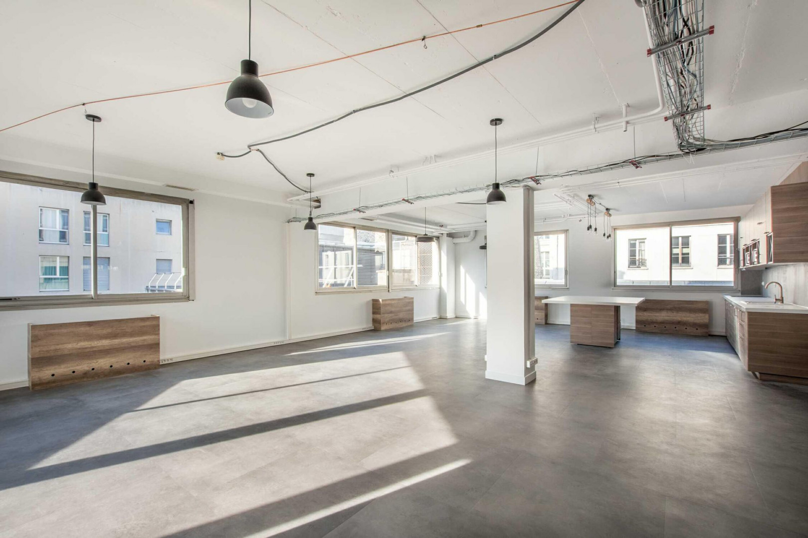 
                                                Location
                                                 Location et vente Bureaux Paris 75010