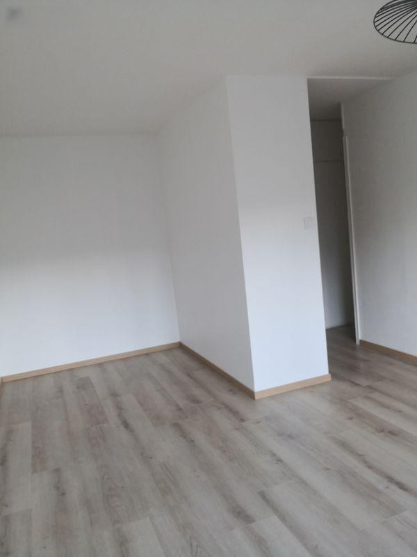 
                                                Location
                                                 Location F2