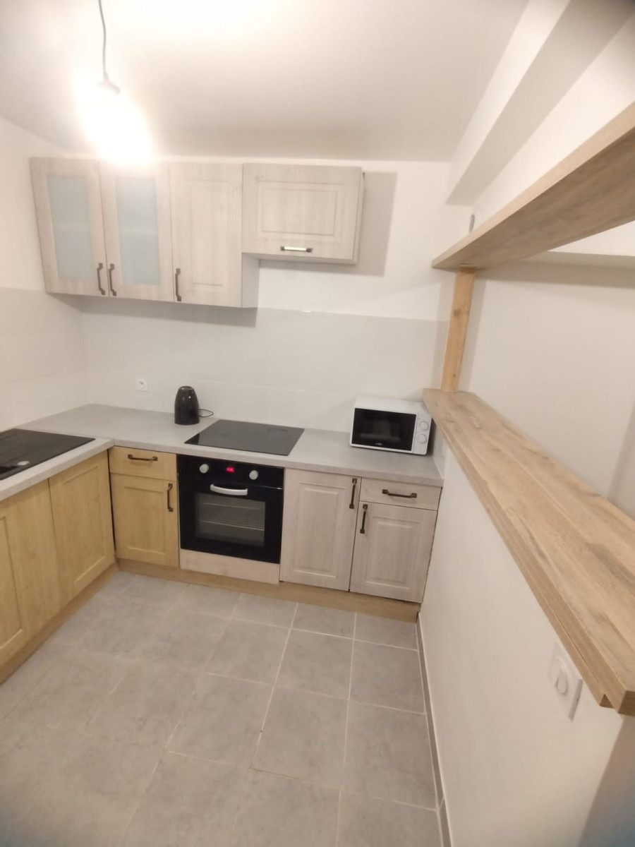 
                                                Location
                                                 Location F3 meublé refait à neuf en duplex – Évry