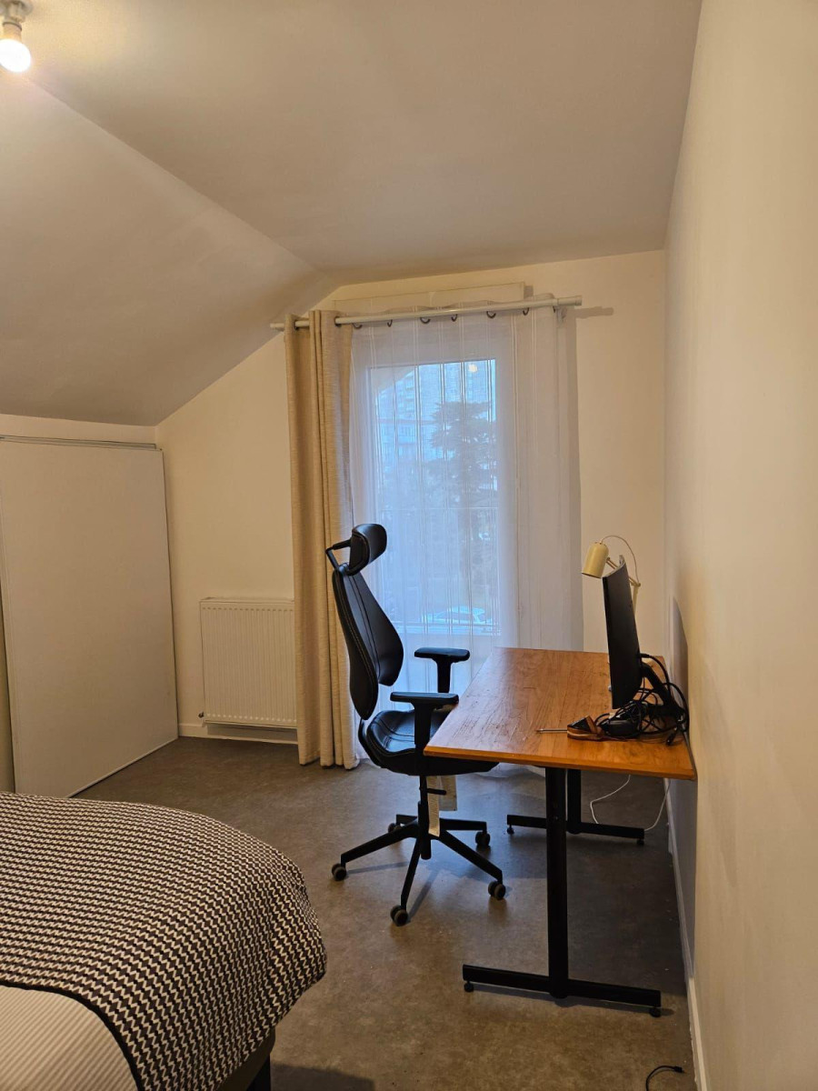 
                                                Location
                                                 Location grand appartement meublé familial