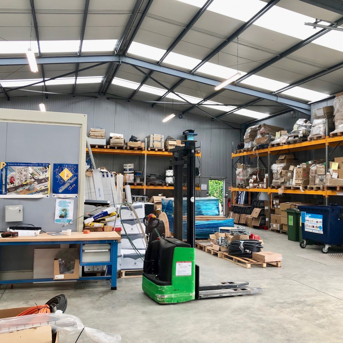 
                                                Location
                                                 Location local d'activités Amiens - 340 m² - Amiens Nord