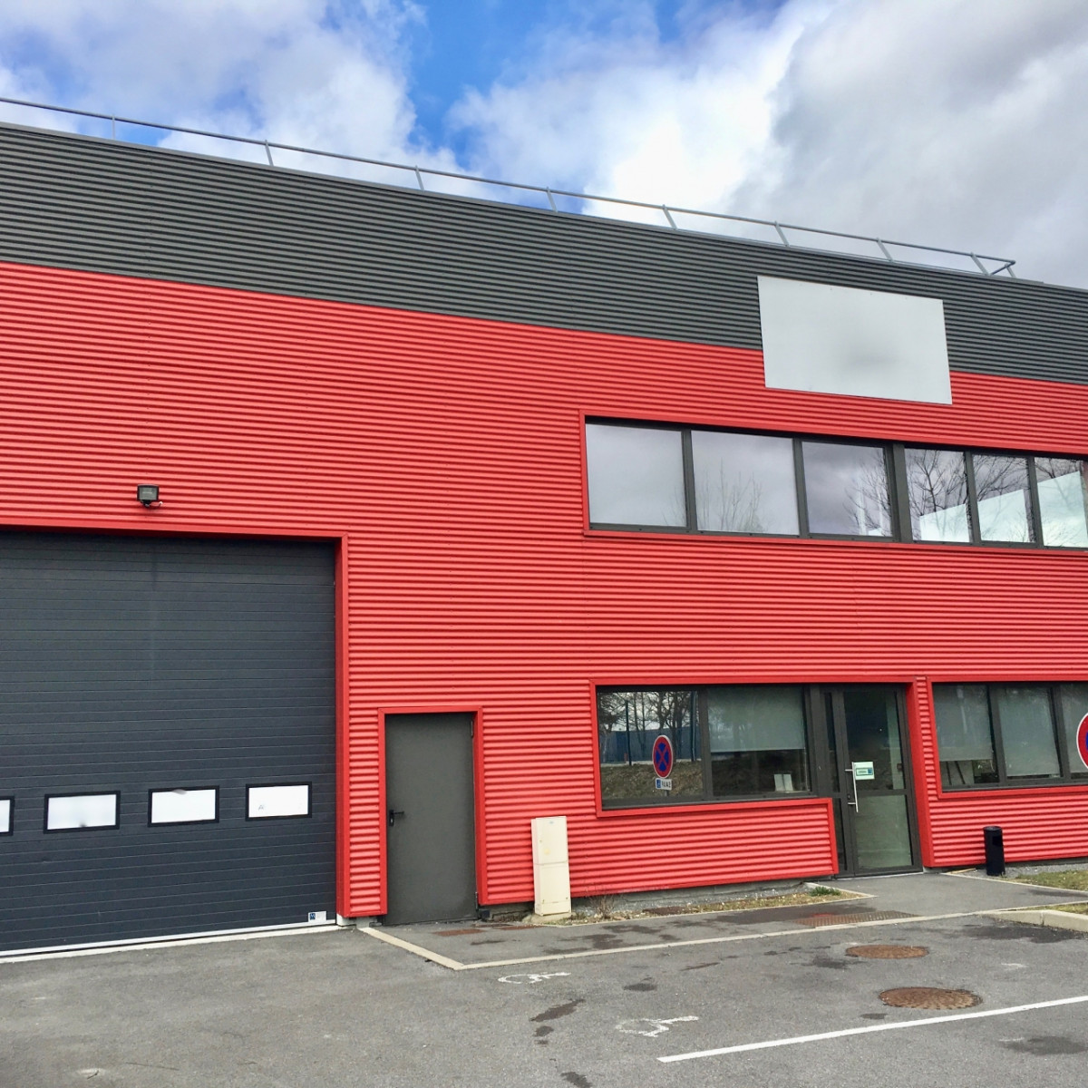 
                                                Location
                                                 Location local d'activités Amiens - 603 m²