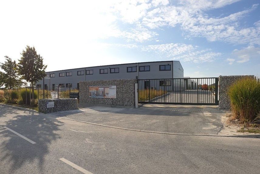 
                                                Location
                                                 Location local d'activités de 150 m² - Dijon