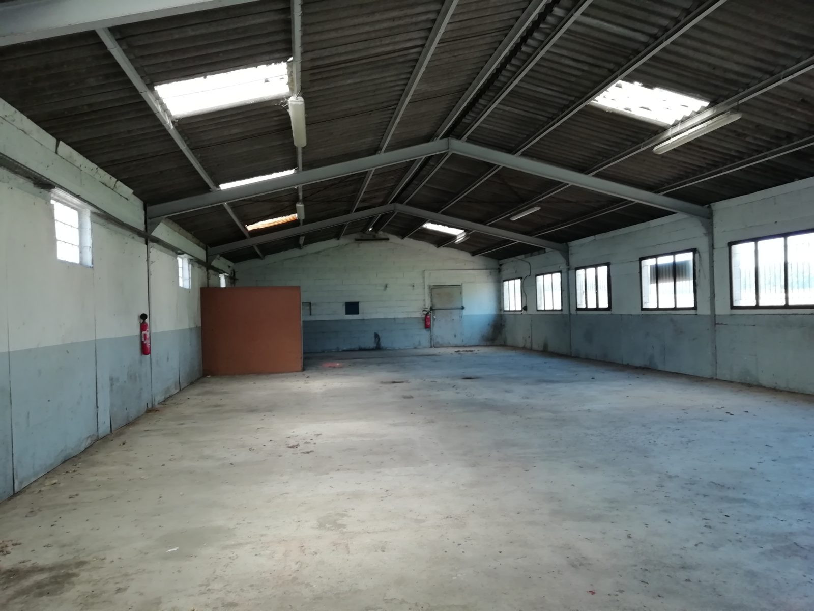 
                                                Location
                                                 Location local d'activités de 240m² proche Auxerre
