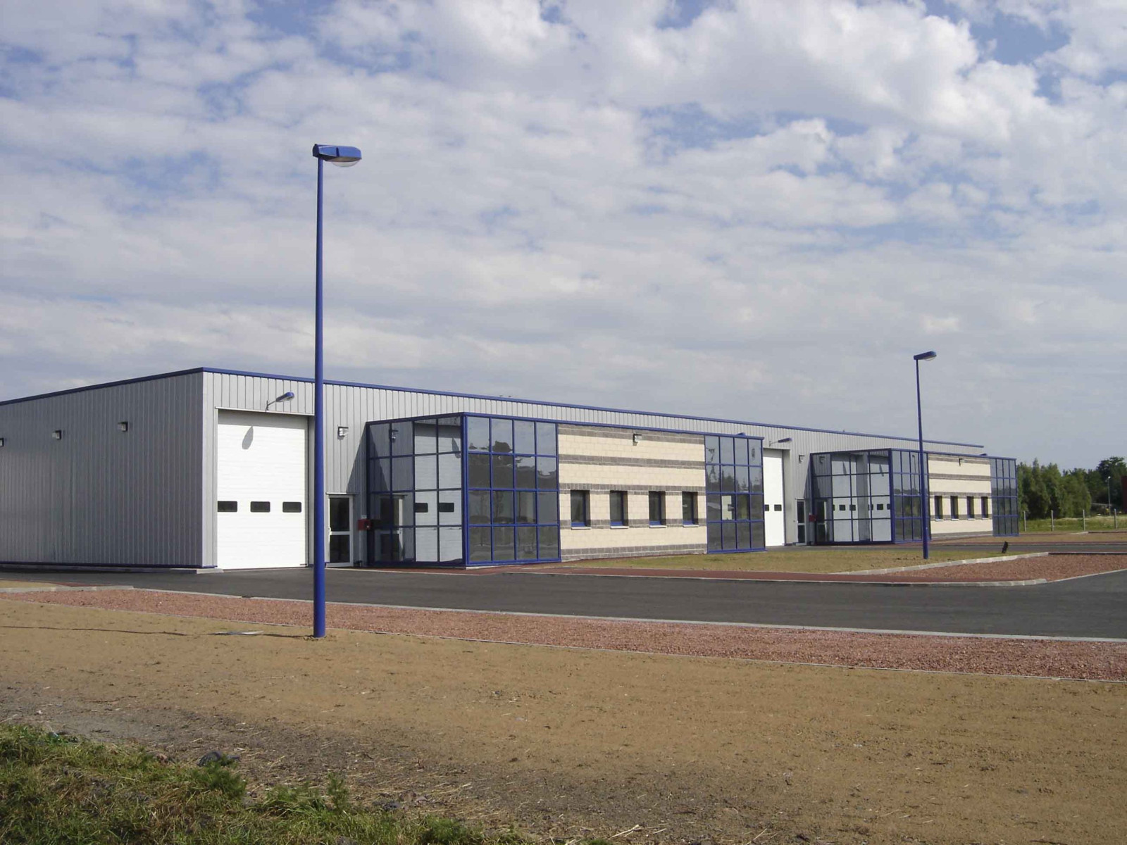 
                                                Location
                                                 Location local d'activités Douai – 670 m² – Proche Valenciennes